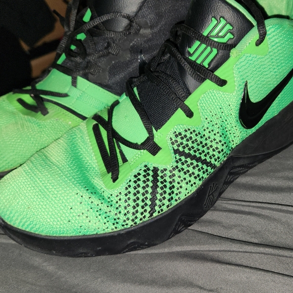 Kyrie Nike Lime Green Fly trap - Picture 2 of 2
